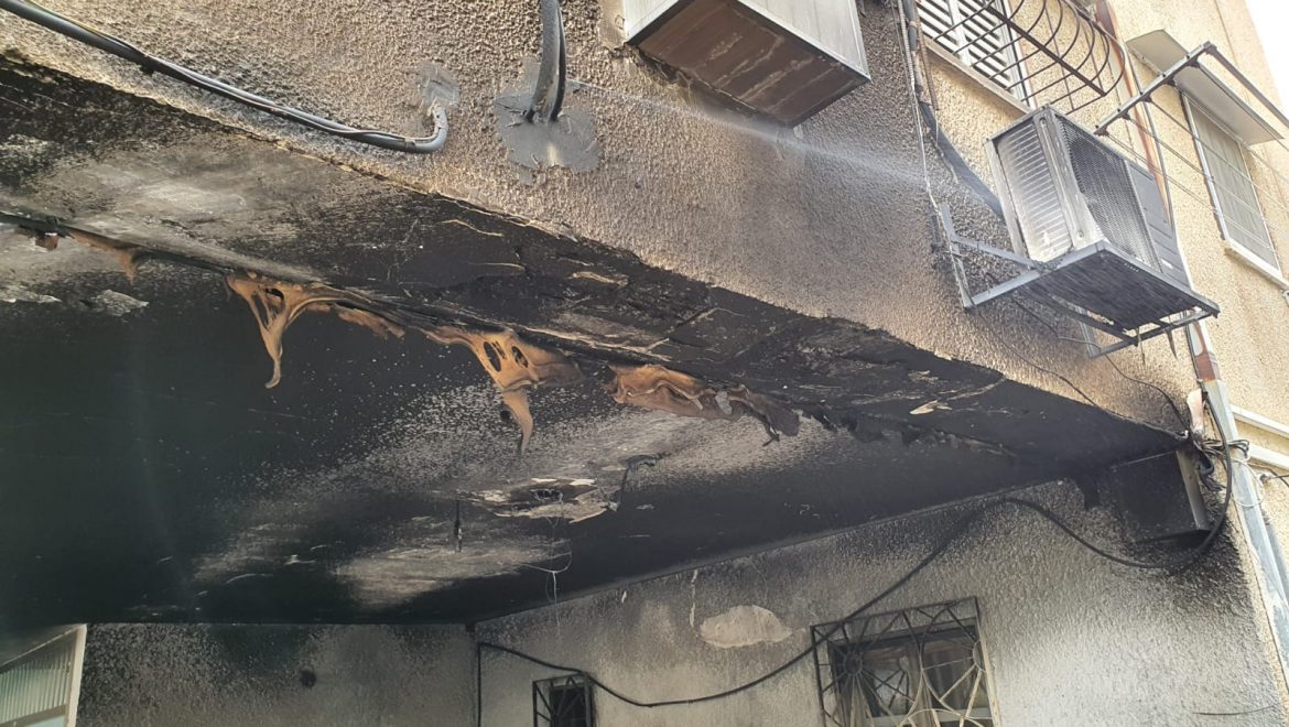 צוותים פעלו הלילה בשריפה שפרצה מתחת לבניין מגורים ברח’ הטייסים בחולון.